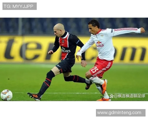 萨尔斯堡与维也纳快速的激烈对决展现足球魅力与战术智慧