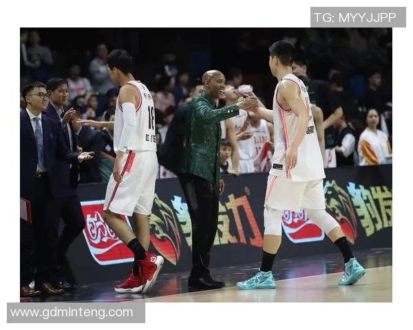 高诗岩的篮球之路：从青涩少年到CBA明星的成长历程与心路历程